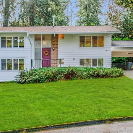Parkside Escape Oasis In Bellevue Fully Fenced Villa